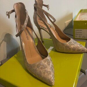 Gianni Bini gold leopard pumps